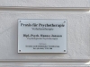 Praxisschild_Jever_Acrylschild-MB_Design